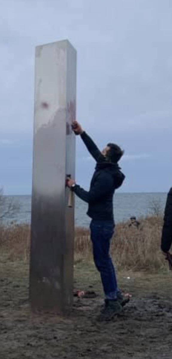 Jill777Taylor's tweet photo. Kudos to the person/people that cleaned off the spray paint and marker from the first Monolith in #Toronto #MonolithMystery
#Monolith #ArtStructure
You rock! https://t.co/JCu0KgySwj