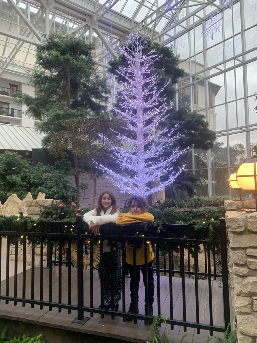 ⁦<a href="/GaylordTexan/">Gaylord Texan Resort</a>⁩ for the New Year! One of our favorite holiday traditions 🎉🎅🏻🥰