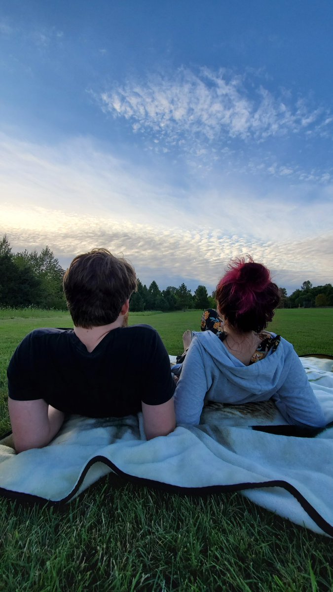 juuulia's tweet photo. After realizing how many days last year I never left my house at all and how depressing that was, I set an intention to go outside for at least a few minutes every day of 2021.
Gonna try to keep track in this thread! To start, here’s some outdoor highlights of 2020 ✨ https://t.co/qJ0FB1Kojj