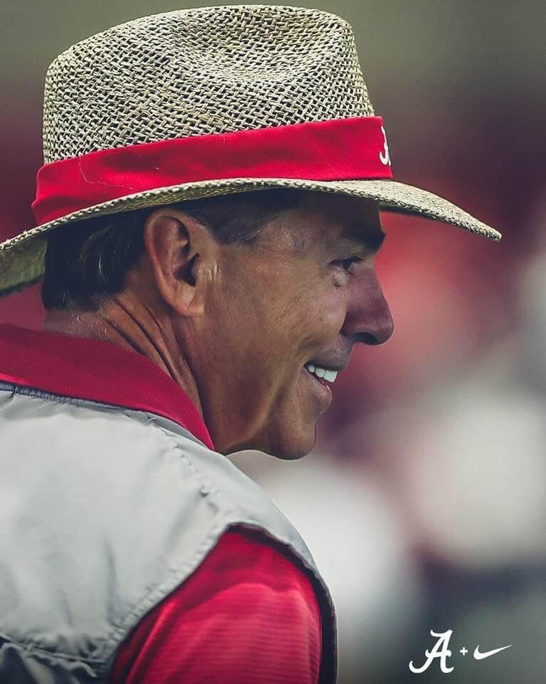 Proncey's tweet photo. #TouchDownAlabama
#Alabama 21 #NotreDame 7
#MacJones TD Pass # 3 today To #DavontaSmith for his 2nd TD #Heisman 🤷♂️
#BamaVsND
#CFPlayoffChampionship #RollTide https://t.co/j2fVQXrDWA