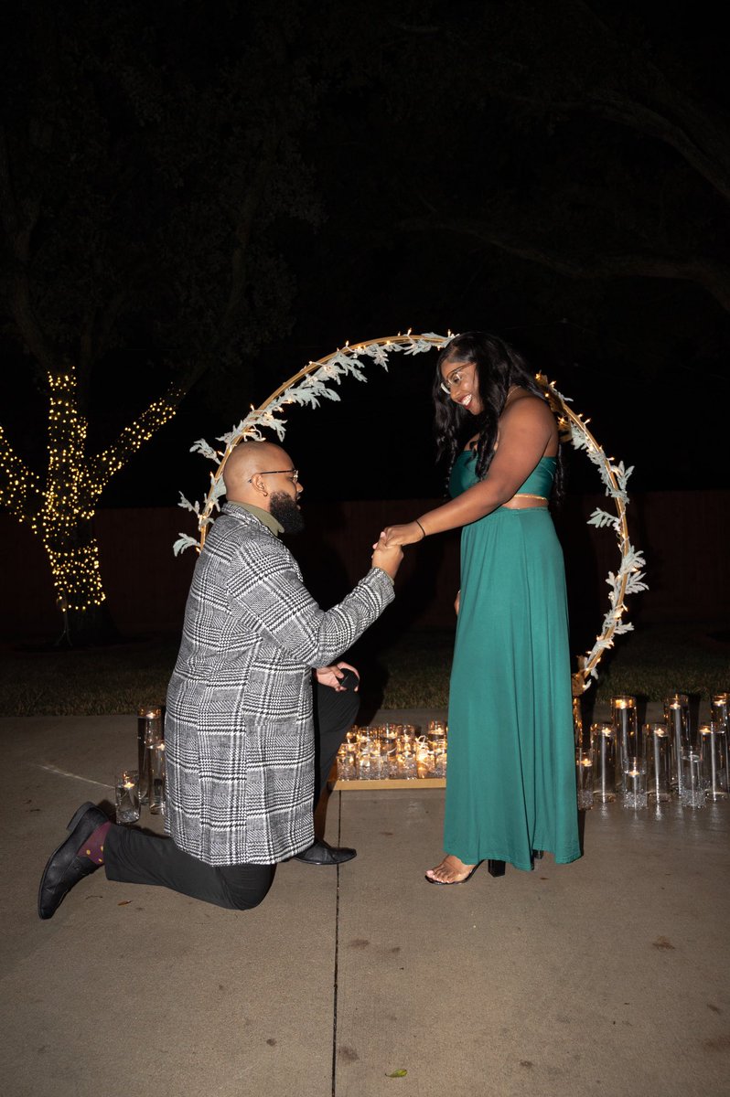 RenajaRoberts's tweet photo. FUTURE MRS. ROBERTS 💍👰🏽🥰 https://t.co/Ifz0aaqTbT