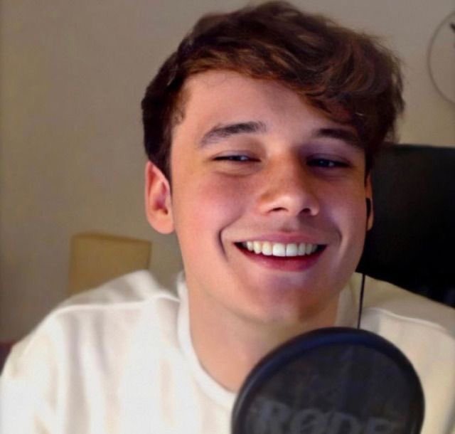 wilbur soot, but as the thread goes on his smile gets bigger: