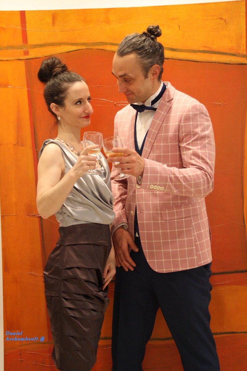 eveaccess2018's tweet photo. #FlashbackFriday New Years 2019 @galerie203inc cheers to a fresh start and new beginnings! Manifesting, loading...Dresses: @Reitmans & @JosephRibkoff #happynewyear #newyearsday #newyear #TagsForLikesApp #TagsForLikes #newyears #newyears2021 #bye2020 #hello2021 #donewith2020 https://t.co/j4jG3kFw2X