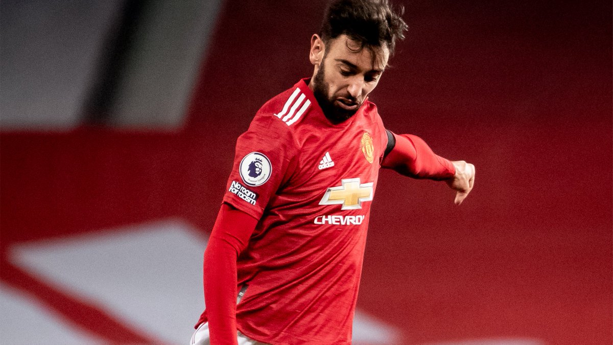 ...to our midfielders, featuring a goal from  @B_Fernandes8 and a stellar showing from  @PaulPogba...(3/4)