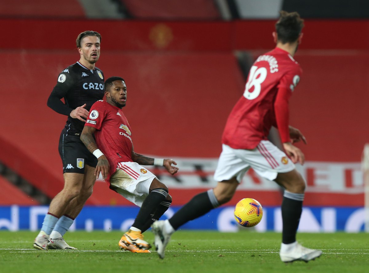 ...to our midfielders, featuring a goal from  @B_Fernandes8 and a stellar showing from  @PaulPogba...(3/4)