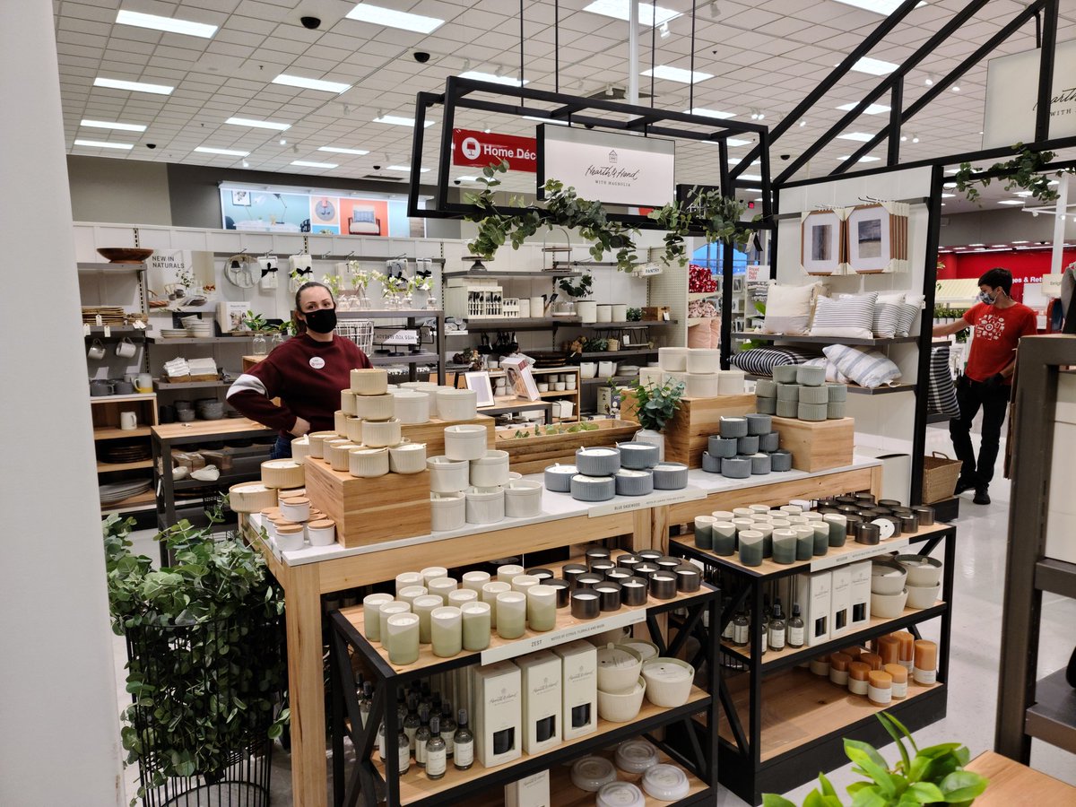 Courtney tweet media