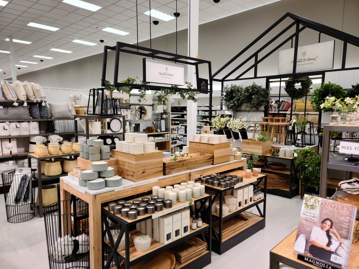 Courtney tweet media