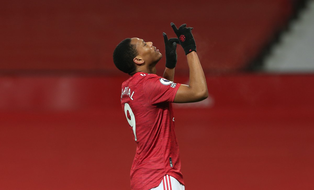...and finally our forwards, with a goal from  @AnthonyMartial and  @MarcusRashford continuing his run of appearing in every United game this season!(4/4)