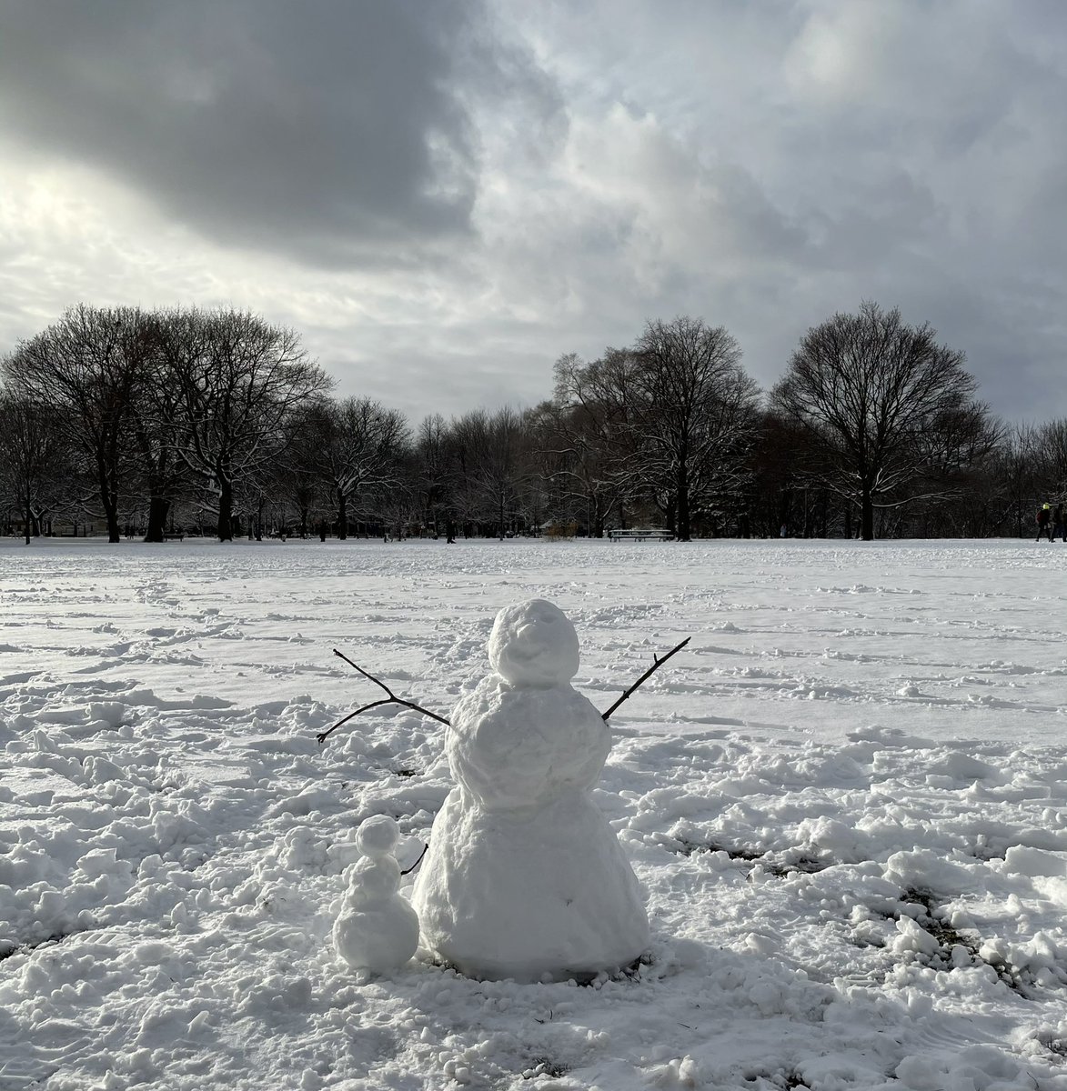 TrinityBellwood's tweet photo. Want more of this nice white stuff. Throw back to Xmas dayπ
#snowballs #snowfamily #snowbaby #snowmama #snowpapa #snow #winter #park #outdoors https://t.co/yaYHIhVTVn