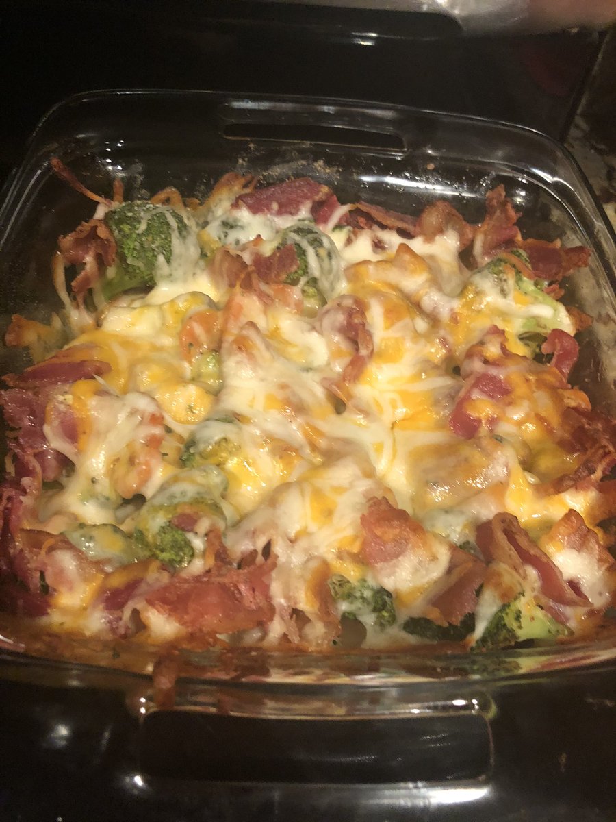ChefMD05's tweet photo. Bacon, chicken, broccoli &amp; ranch seasoning packet...ohhh can’t forget the mozzarella and Colby jack cheese👍 https://t.co/ufhrzTtaog