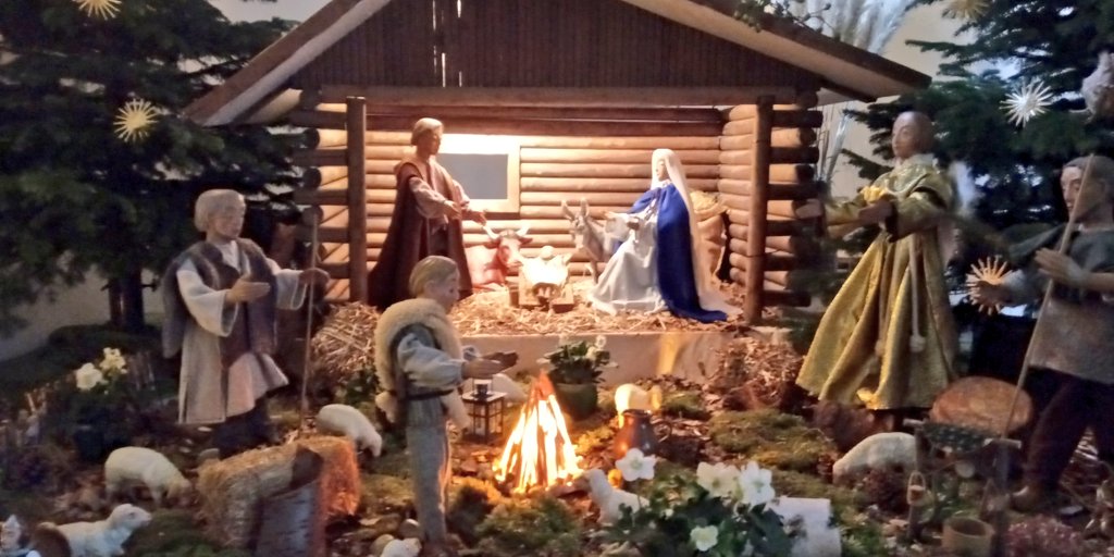 BrFranziskus's tweet photo. Krippenbesuch in der Sankt Willehadkirche.

#wilhelmshaven #wilhelmshavenglaubt #weihnachtszeit #krippe #krippenfiguren #krippeneule #kirche #neujahr @bistummuenster #Willehadkirche #sanktwillehadkirche #Nordseeküstengruss #nordseeküstengruss #offizialatvechta #geburtjesu https://t.co/GrIVMxSltf