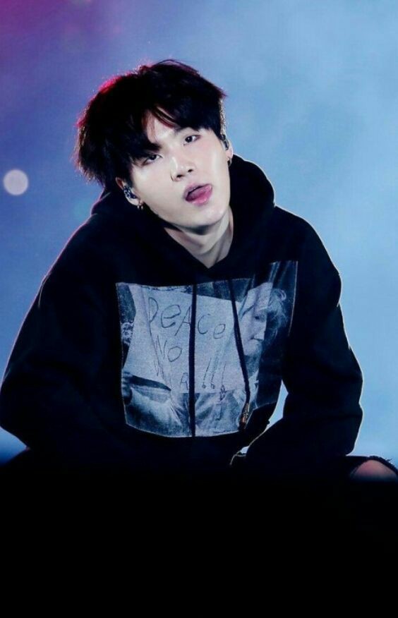 yoongi being tiny and adorable~a short devastating thread