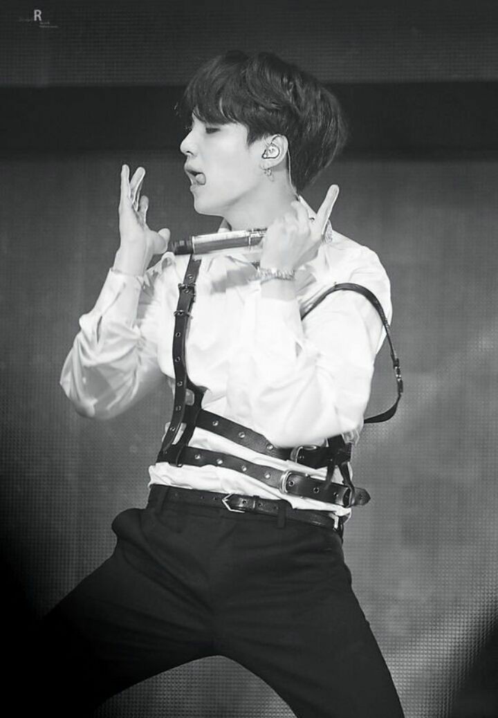 yoongi being tiny and adorable~a short devastating thread