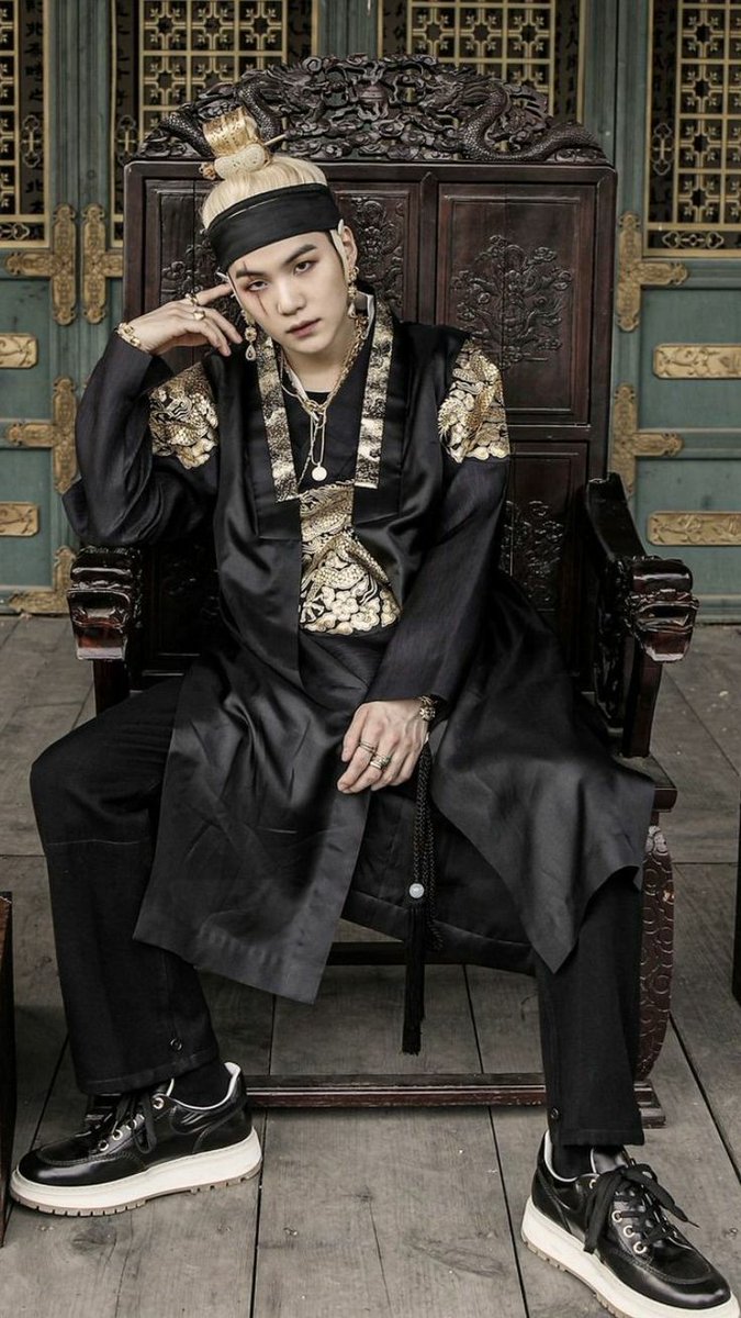 yoongi being tiny and adorable~a short devastating thread