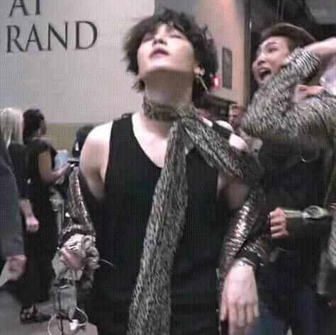 yoongi being tiny and adorable~a short devastating thread