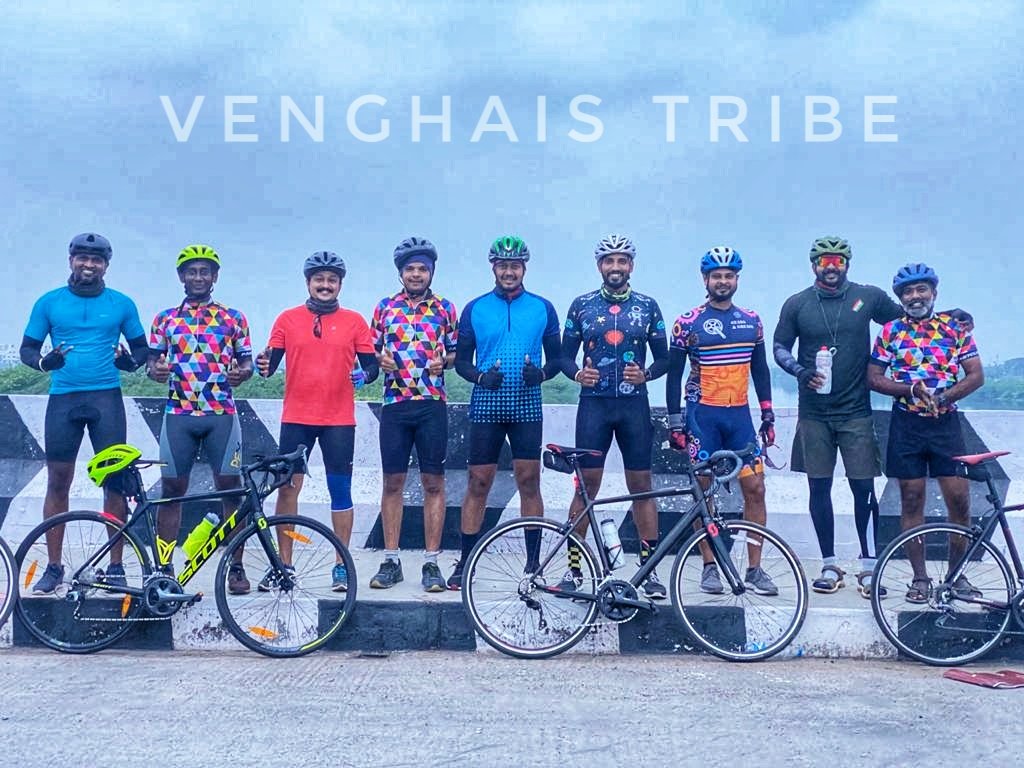 First ride of 2021 with #VenghaisTribe

#ValasaiVenghais #VirugaiVenghais 
#VenghaisCyclingTribe

#ChennaiCycling #Cycling #fitness #morningmotivation #Chennai 

#PaulPradeep #StayFit