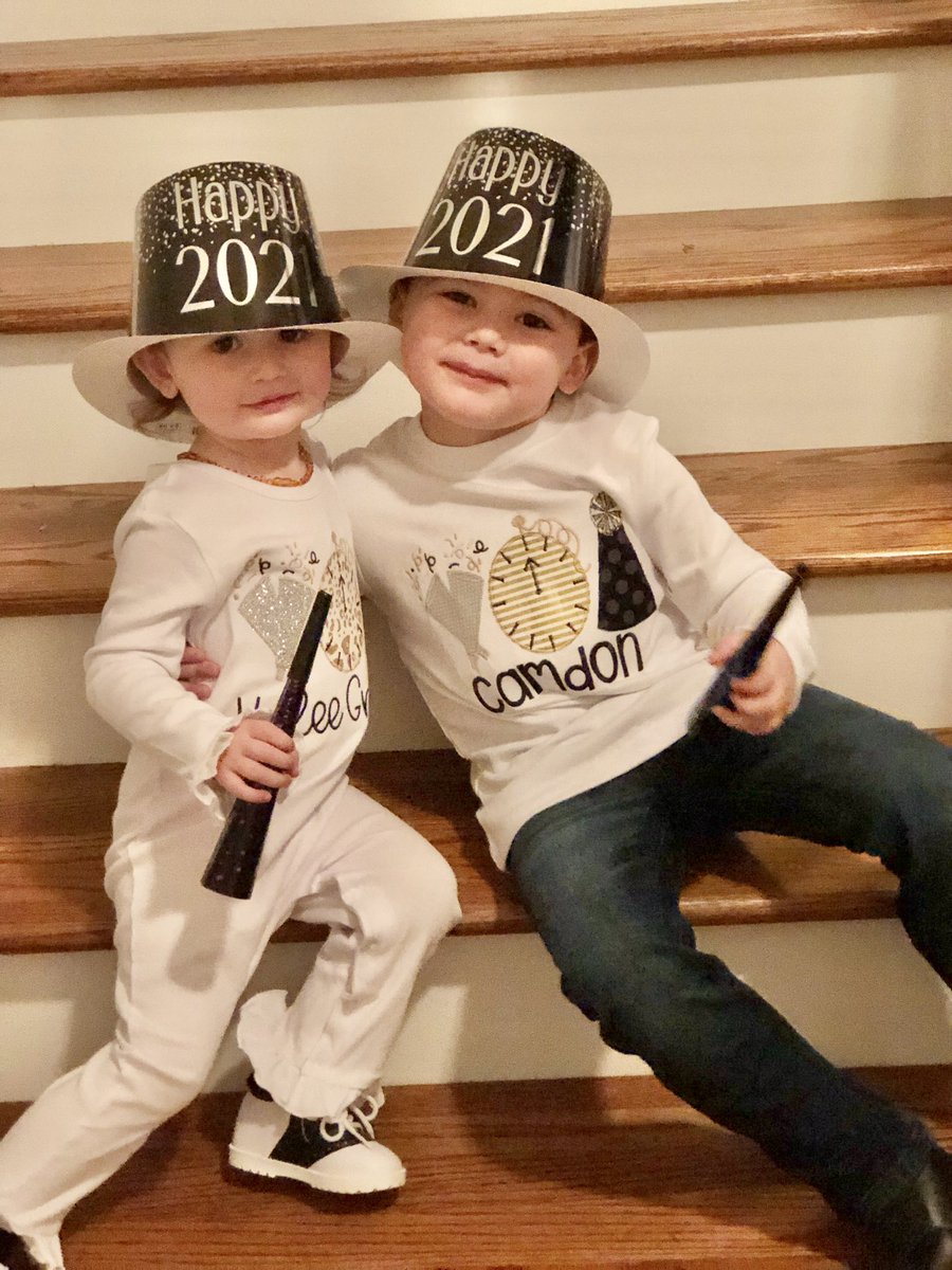 The greatest blessings. Said goodbye to 2020 and looking forward to 2021! Praying for health, family, kindness, and more happiness. God is always good. 2021, please be good! 🥳 #happynewyear #familyovereverything