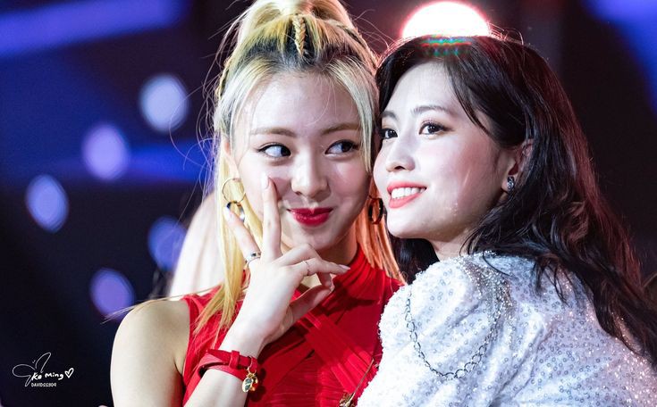 icetzuyu's tweet photo. twice &amp; itzy besties

;a thread https://t.co/JqRed2MZPc