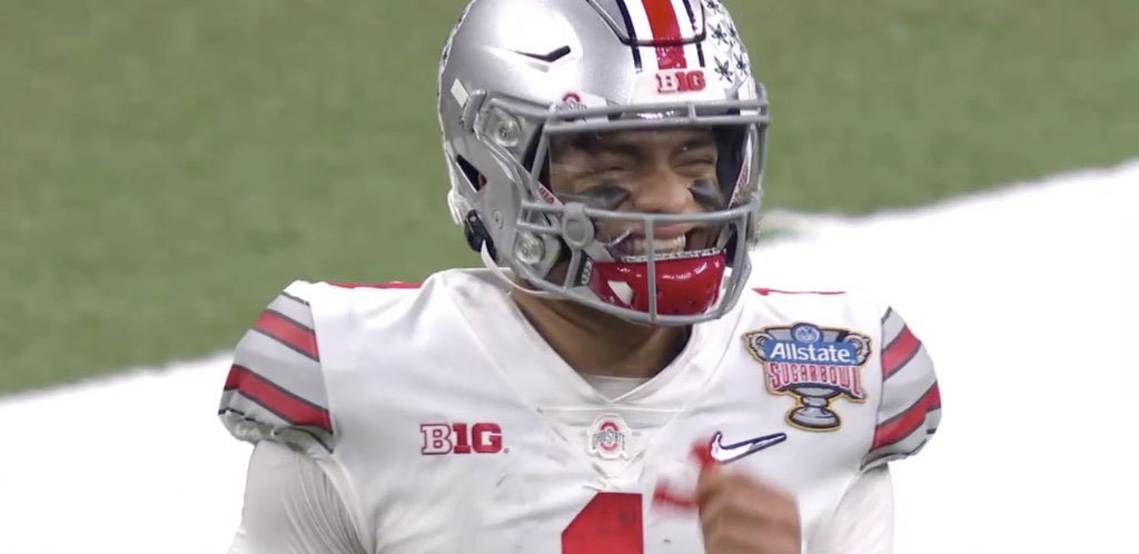 SN_Ohio's tweet image. Justin Fields balled out tonight 😳

22-28 C/ATT
427 Total Yards
6 TD 

Revenge game 🔥🔥