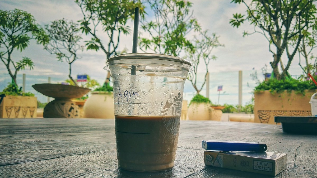 Smoking area termanusiawi yg pernah saya singgah i... #perokoksantun