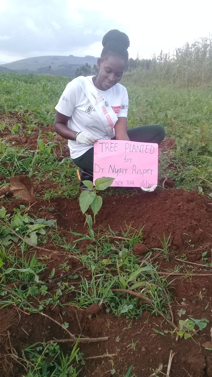 MourineAsiimwe's tweet photo. Much excited to plant this tree for @nyair_r
Giving back to you and to mother earth #climateAction
#Missconservationkigezi2019/20#Twitterforest #ModelGarden🌳💚🌴
#PlantatreeplanthopeCampaign #ClimateChange #mitigation https://t.co/DXUTj7NxL2