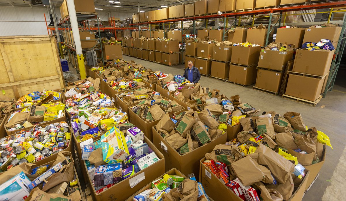 LFPress's tweet photo. Reader to Reader: Wayne Dunn of @businesscares, thanks the London community for helping raise 271,000 kilograms of food for @LondonFoodBank1.  https://t.co/uuO2UU3Fm8 #ldnont https://t.co/WWZ5Kn2WG1
