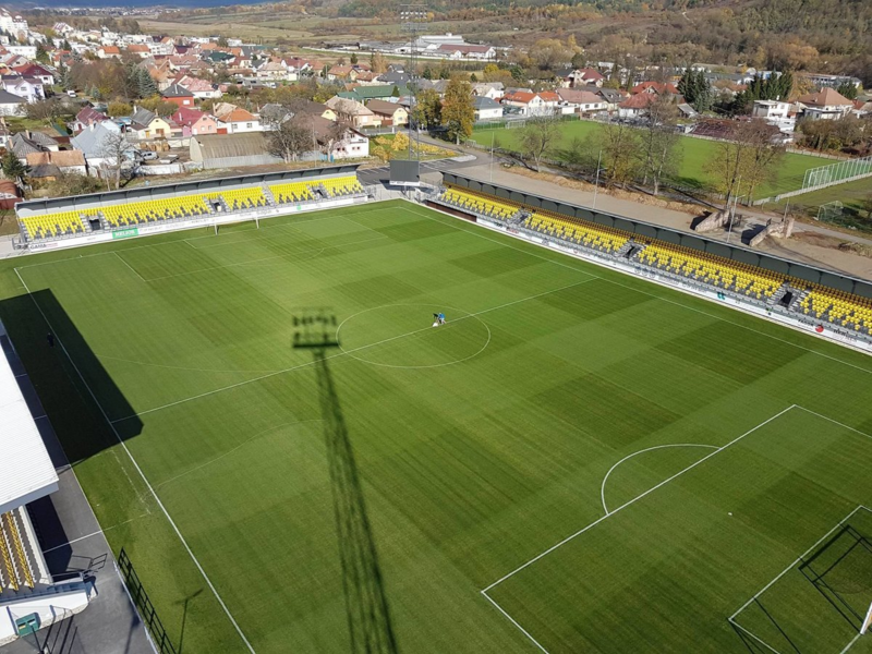 FootyStadion's tweet photo. Mestky Stadion, Ziar nad Hronom, Slovakia, home to FK Pohronie. Founded in 2012, they now play in the Slovak top flight. The stadium was built in 1957 but received a complete makeover from 2017-2019. https://t.co/ecYF4WTt4P