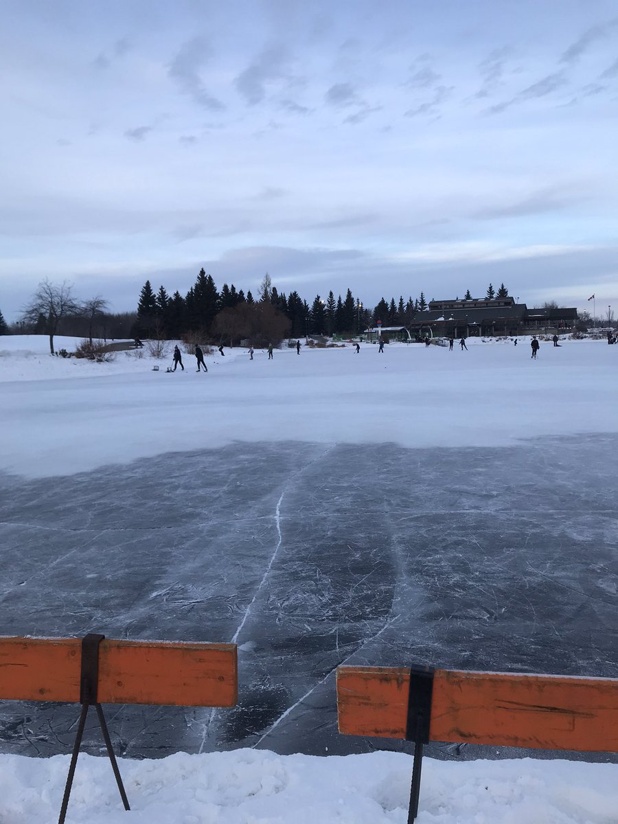 Family skate- two different cities same time ❄️ #FortSaskatchewan #westriversedge and #Lloydminster #YLL #budmillarpark
