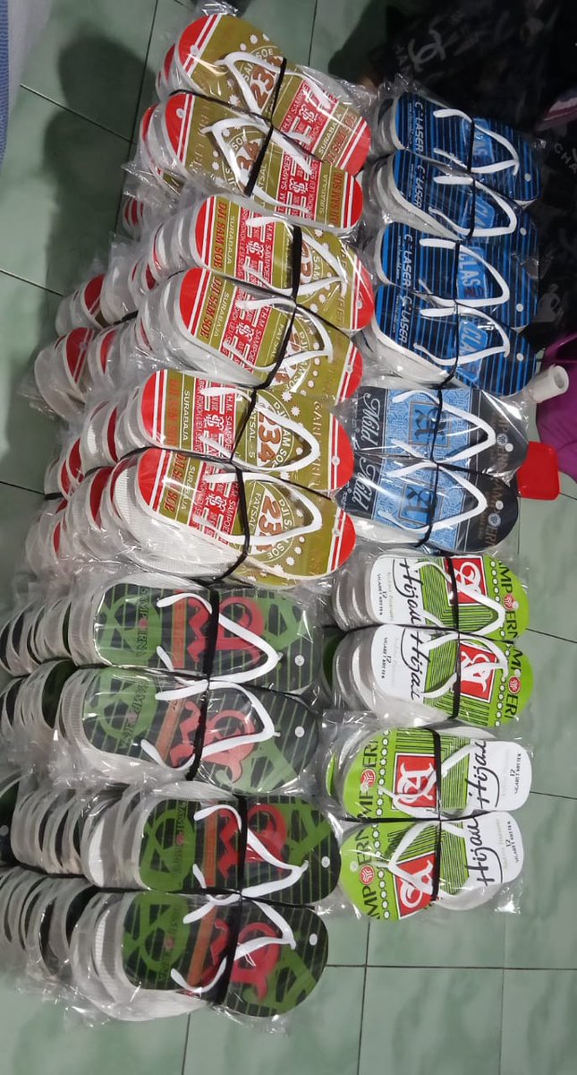 AgungCHOWibowo's tweet photo. Gak mau pake sendal jepit yang biasa aja? 
Pake sendal jepit yang mainstream eeeh ketuker pas Jumatan.

Dukung produk UMKM ini.
Harga cm 10rb/pcs. Kodian lbh murah. 
Info dm/WA 08112200800
@OfficialAsoppsi
@ajeng_cute16 @m4can_utara @Bukanorangbija2 @parlinburman84 @TongSate https://t.co/yb40OIUU6u