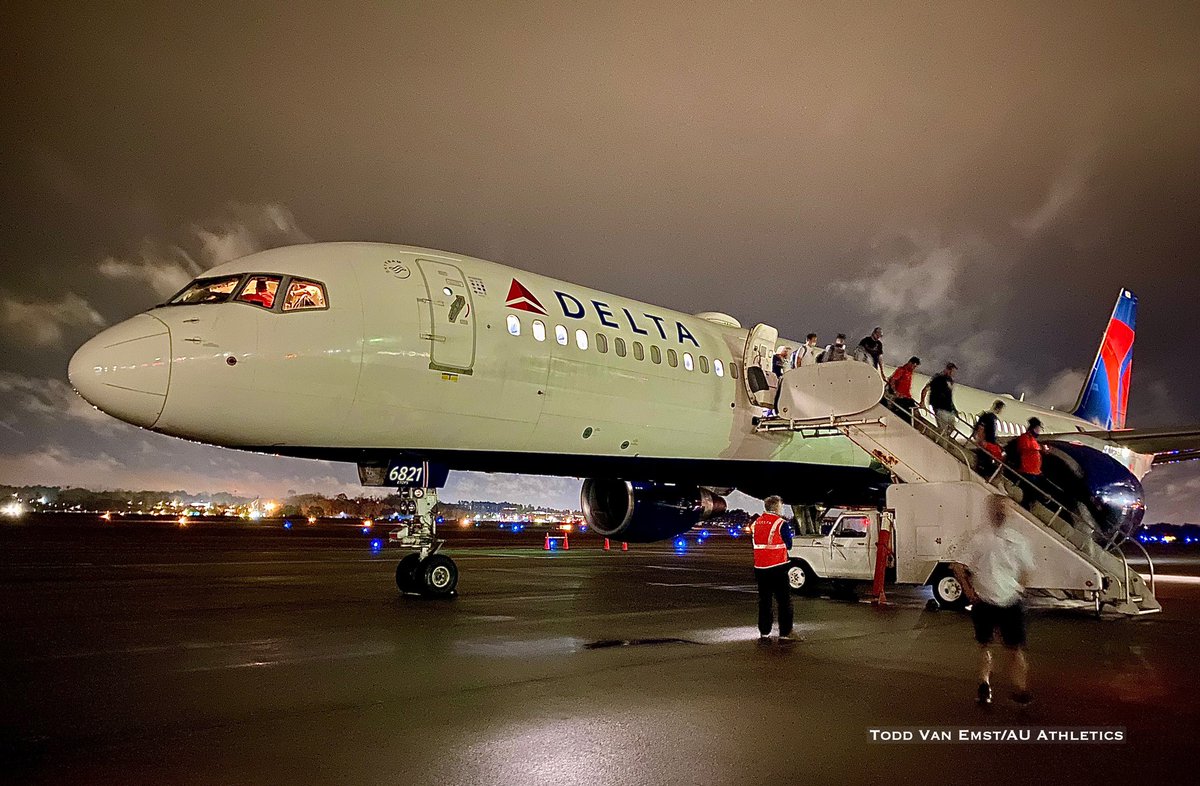 fototodd's tweet photo. Was great flying again, been a while.
Thanks @Delta
#Auburn #WarEagle #Iphonenightmode https://t.co/4hXlQGwWJd