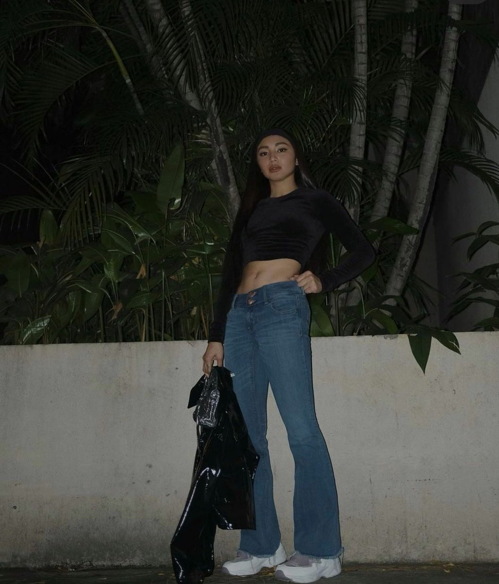 ilovevivoree05's tweet photo. I see Nadine vibes @vivoree  ✨

#Vivoree https://t.co/L4VrDiVO4G