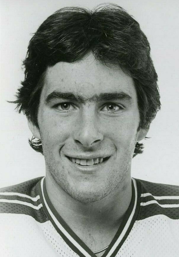 bostonathletema's tweet photo. On This Day - Happy Birthday to David Silk, Scituate, MA native @terrierhockey, @1980MiracleTeam @Olympics, and @NHLBruins. #DavidSilk #bostonathlete #onthisdaysports #boston #bostonsports #bostonhockey #Olympics #bruins #buterriers #happybirthday #hockey #bostonathletemagazine https://t.co/vOIGRfFnU7