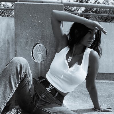 emmabbb83's tweet photo. #NewProfilePic https://t.co/M4pOfOfqzi