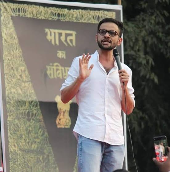 ShakurK72498965's tweet photo. आप तमाम भाइयों और बहनों से गुज़ारिश है कि #शरजील_इमाम, #उमर_खालीद और जितने भी बेकसूर जेलों के अन्दर ज़िन्दगी गुज़ार रहे हैं उनके लिए दुआ करें। https://t.co/zhxhTgKCJE