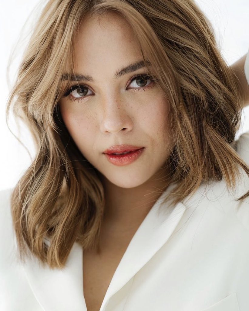 juliamlovers08's tweet photo. Julia Montes for 2021 https://t.co/5ZXQjcQGKH