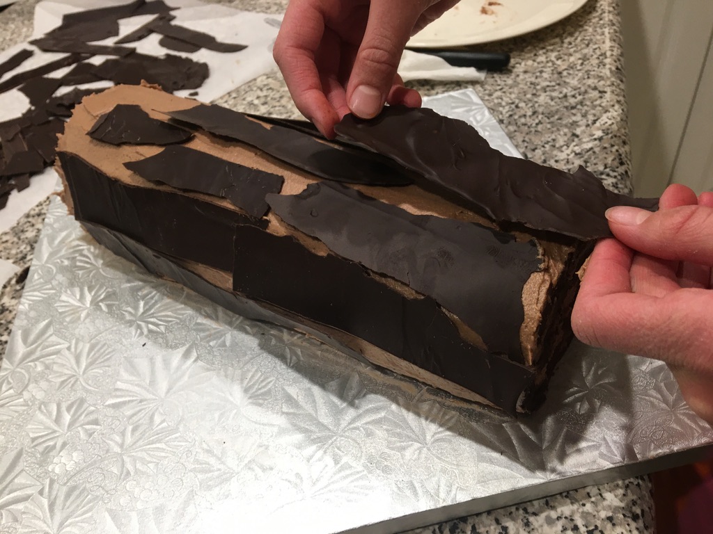 647GotCake's tweet photo. @skillsontario Yummiest challenge yet !!  This Christmas-themed yule log was made by my daughter and entirely from scratch (aside from the real holly).  This challenge proved that the student has now surpassed the teacher !!  #SkillsAtHome
#SkillsCakeDecoratingChallenge https://t.co/rvm2dDRpOM