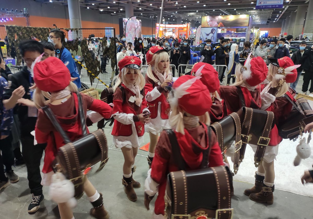More from today’s Genshin’s  #原神     exhibition  #2021萤火虫漫展! So many Klee cosplayers in one place 