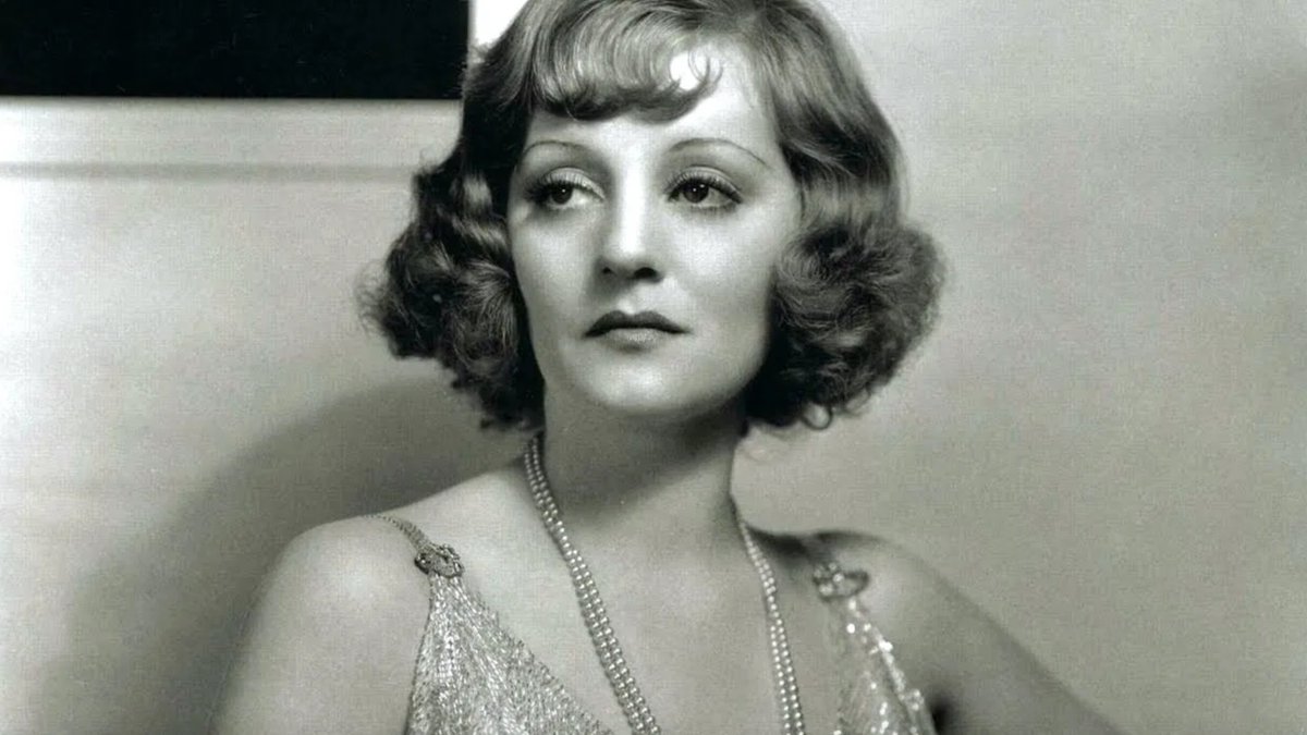 8. But Holman was just as interested in women as men — if not more so.She had a long romance with DuPont heiress Louisa Carpenter, a tempestuous affair with the famous actor Tallulah Bankhead, and countless others. There were even rumours she was sleeping with Josephine Baker.