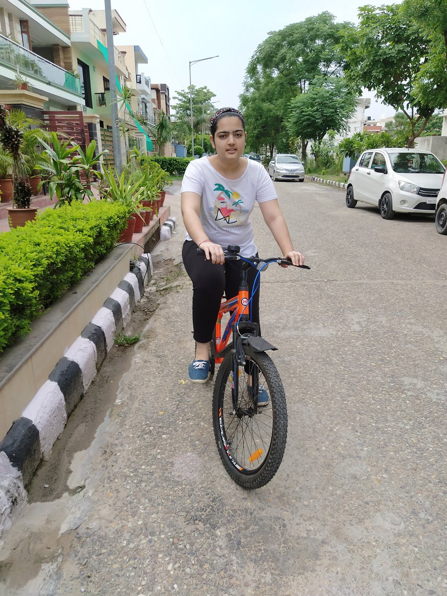 KambojAnanya's tweet photo. #Cycling is still the most efficient, affordable &amp; reliable mode of transport used by everyone. The advantages of 🚴‍♀️ are  #NoAirPollution, promote #Health &amp; support #Poverty reduction. #Bicycles deliver on the #SDGs. 

#ClimateAction #GlobalGoals 

@Chavivohra @AdamRogers2030 https://t.co/pf6pxAguvM