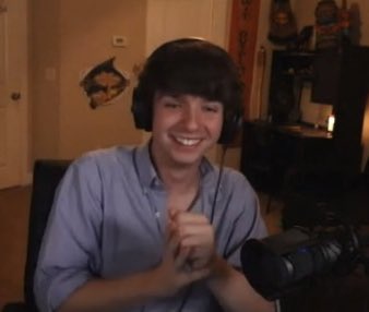 karl jacobs but his smile gets wider as you scroll a /safe thread! /srs /pos