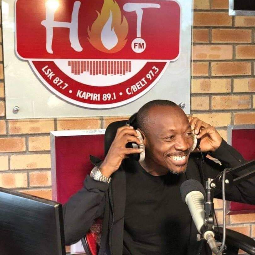 ReadZambia's tweet photo. We join the media fraternity, family and friends in celebrating the life of Mr. Zacharia Chavula, @HOT877Zambia CEO. The career he chose proves that he loved knowledge, and never spared a moment to share; he truly valued reading. 
Journey well. 
Rest In His Bossom. https://t.co/EcjpMrxKNM