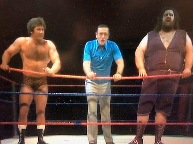 TalkingPicsTV's tweet image. #MikeReid is tussling with #GiantHaystacks and #JohnnyWilson aka &apos;Tarzan&apos; in the final edition of RUNAROUND (1981) tomorrow (Sun-3-Jan) at 9am. #Runaround #TPTV