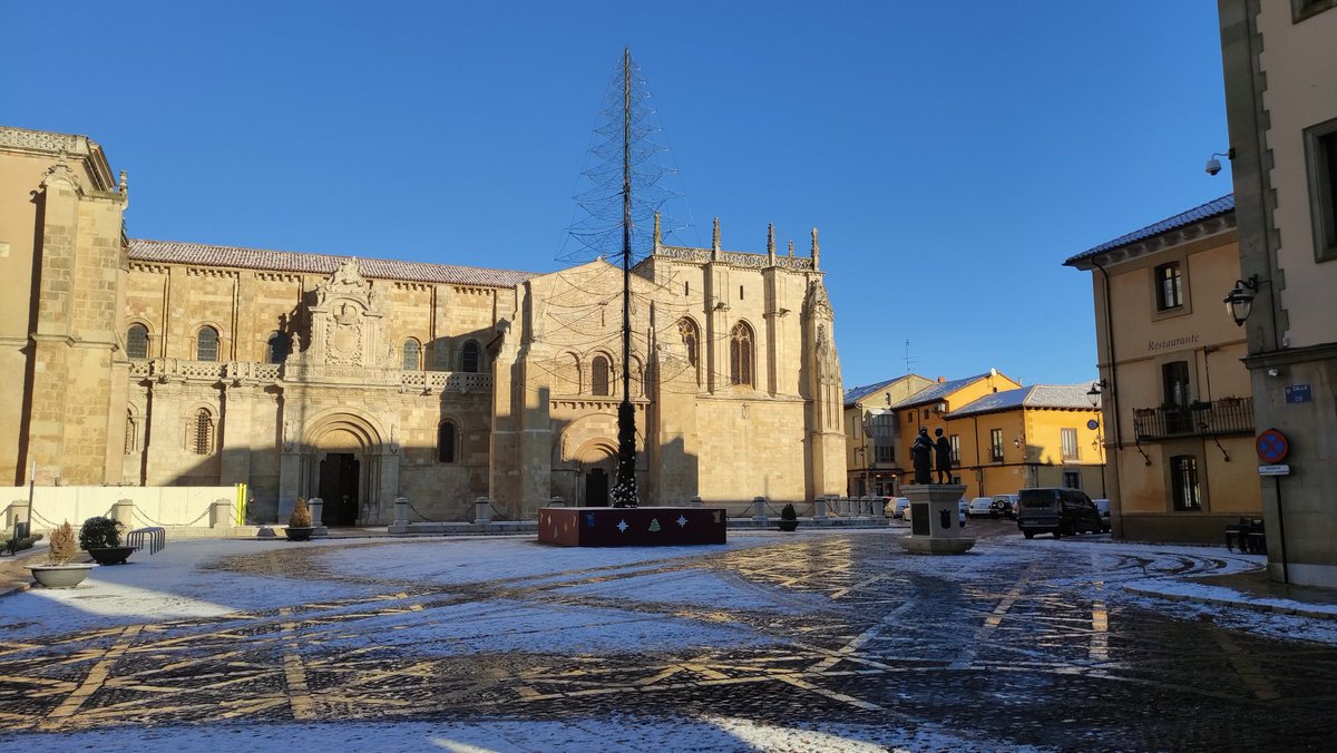Buenos días León ❄️🦁😍