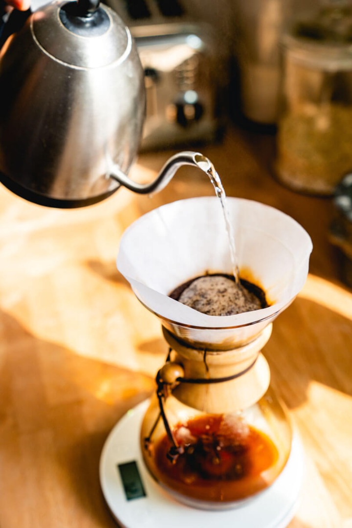 8. Brewing Coffee/Membancuh Kopi.Sepanjang sejarah sejak kopi ditemui, kita ada pelbagai cara untuk brew the coffee. Antaranya Pressure, Steeping, Filteration/Dripping & Boiling. Kalau nak cerita memang panjang, jadi kalau ada sambutan, aku buat bebenang lagi satu khas utk Brew.