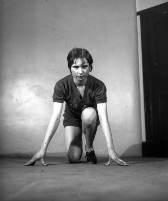 En 1931, elle est à l’apogée de sa carrière. En mars elle établit les records du monde sur 60 yards (6,9 secondes) et 70 yards (7,9 secondes). 3 mois plus tard, le 28 juin, sa vie va basculer.