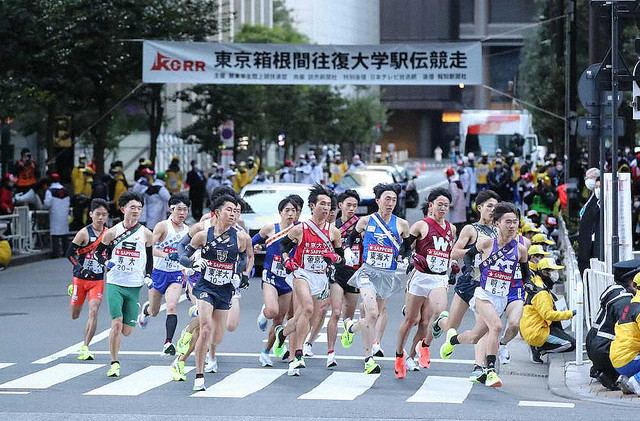 今年の箱根駅伝にフリーザ様は降臨しないのか コロナ禍という事で自宅から応援させていただきますよ その姿がファンの鑑のよう Togetter