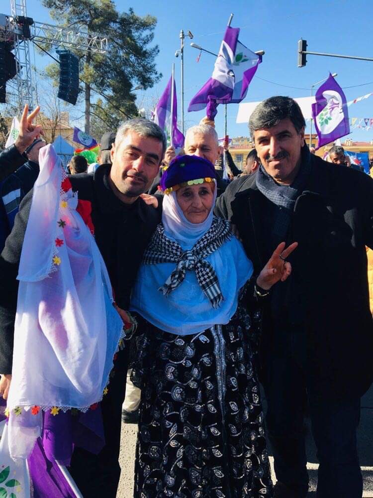 HamitGmen3's tweet photo. #HDPyeOyVereceğim  #7den # 70 ye https://t.co/kAYhBXTfnE