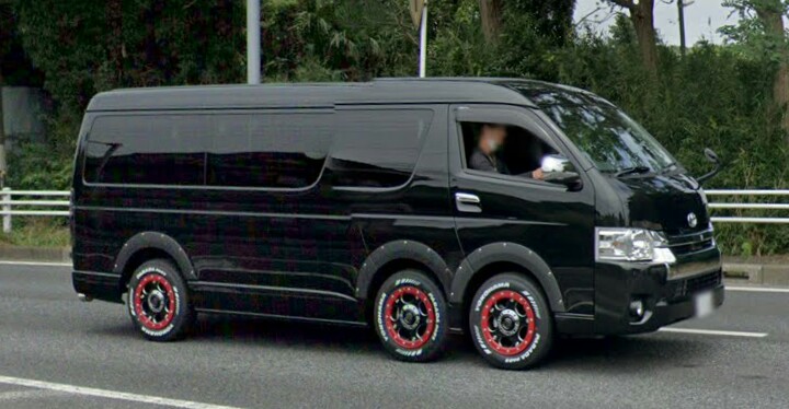 ｙ３０ｖｉｐ Googleストリートビューにて ハイエースの６輪車が 昔のｆ１みたい 艸 多分バグだろうけど T Co Njvu53isnf Twitter