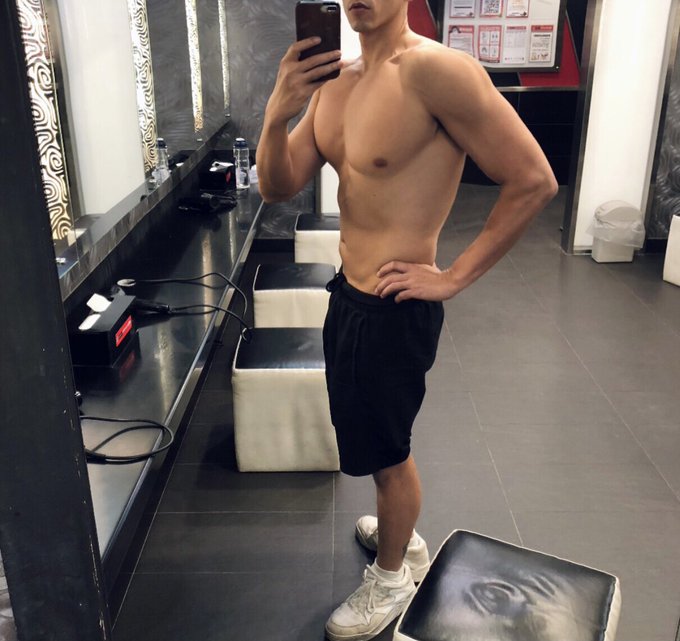 胸肌大跟冰塊腹肌你們選哪個？ 我只有大胸肌🤣  #喜歡的可以訂閱我of #不錯的可以來約 https://t.co/JBEJioCZUf<a href="/tag/%E5%96%9C%E6%AD%A1%E7%9A%84%E5%8F%AF%E4%BB%A5%E8%A8%82%E9%96%B1%E6%88%91of"class="tags">#喜歡的可以訂閱我of</a><a href="/tag/%E4%B8%8D%E9%8C%AF%E7%9A%84%E5%8F%AF%E4%BB%A5%E4%BE%86%E7%B4%84"class="tags">#不錯的可以來約</a>