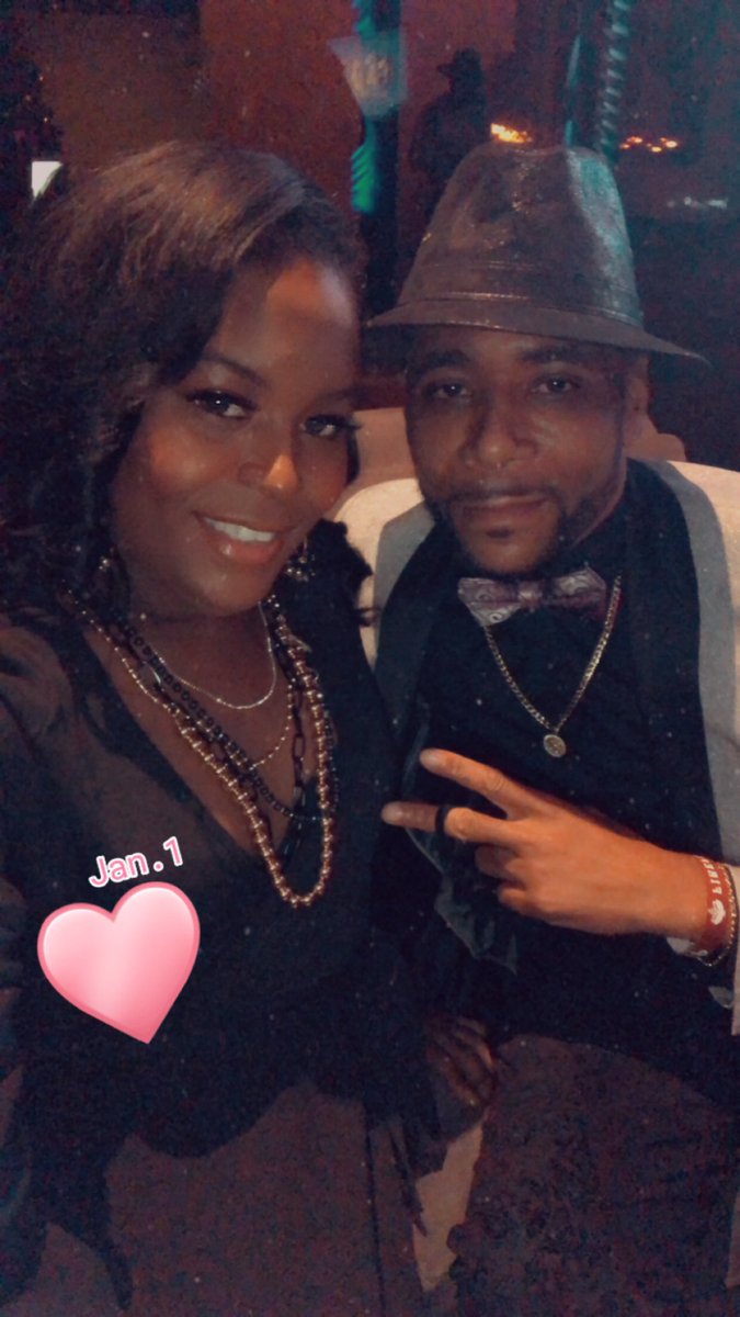 Nay2The's tweet photo. Out with my best friend @camfaf enjoying another @KKMS2k event at @decondragon with bestie @dmajik82 and Day 1 @xanedabest #flyashell #blackandgold #blackandbeautiful #NewYear #NewYear2021 https://t.co/Tb5yfnw3QI